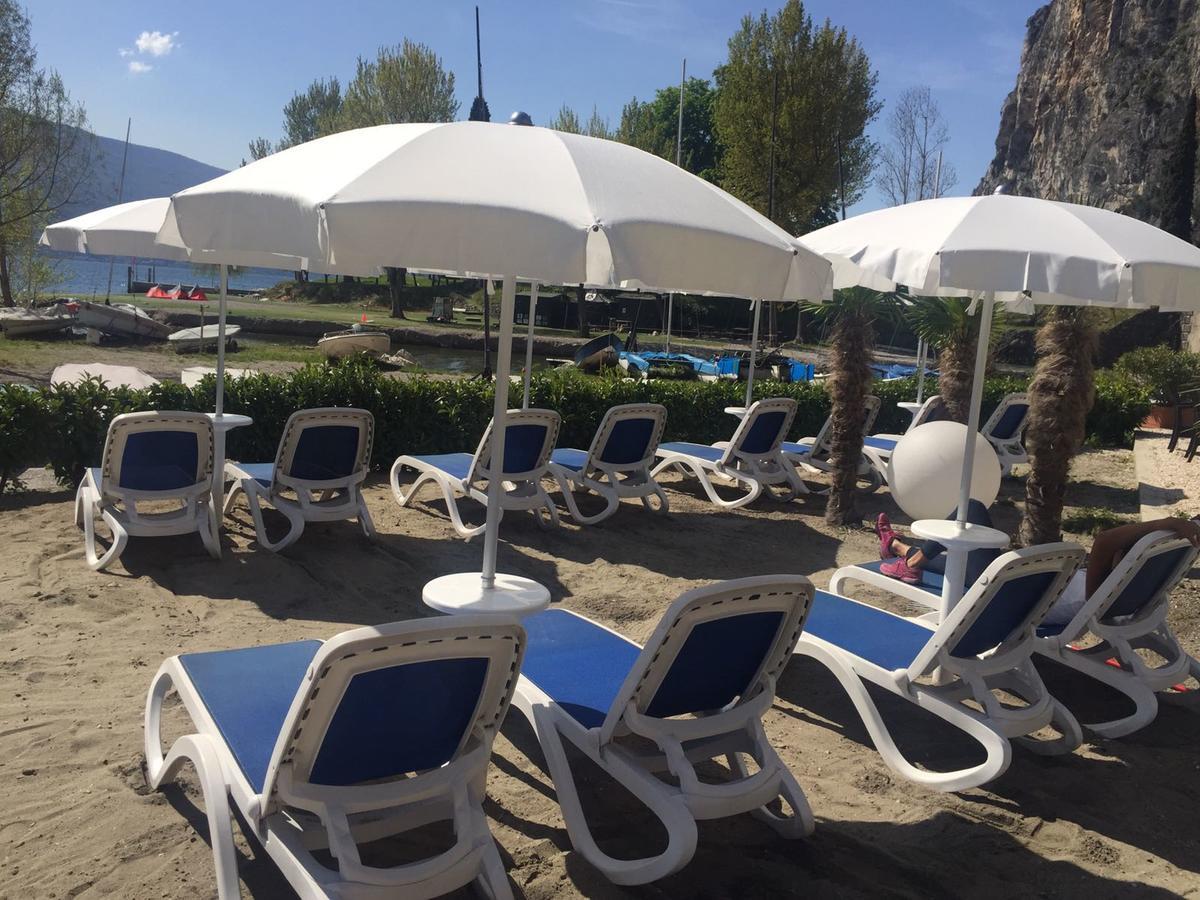 Campione Del Garda Surf House Hostel Pieve  Exterior foto